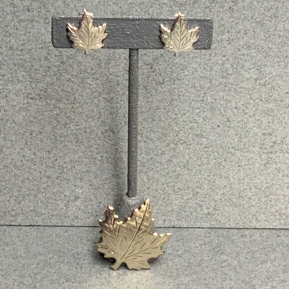 Clip-On Earrings Pin Brooch Set As Is Silver Maple Leaf Vintage Autumn Fall Chic - Picture 2 of 8